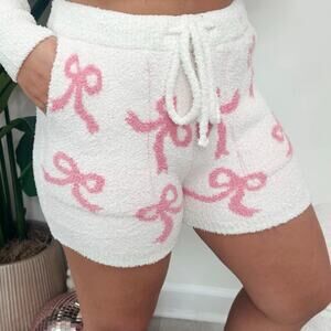 NWT Comfy Luxe Pink Bow Sweater Shorts Size Small/Med